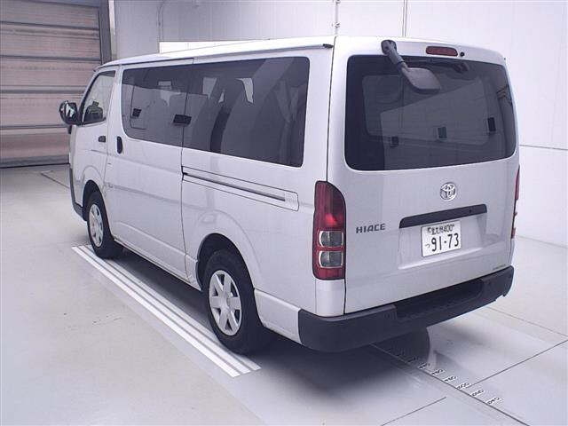 TOYOTA HIACE VAN 2022