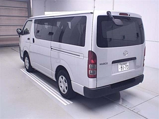 TOYOTA HIACE VAN 2022