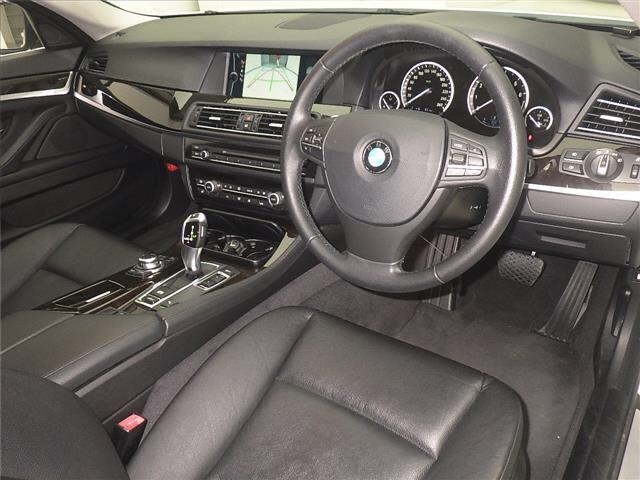 BMW 5 SERIES 2012