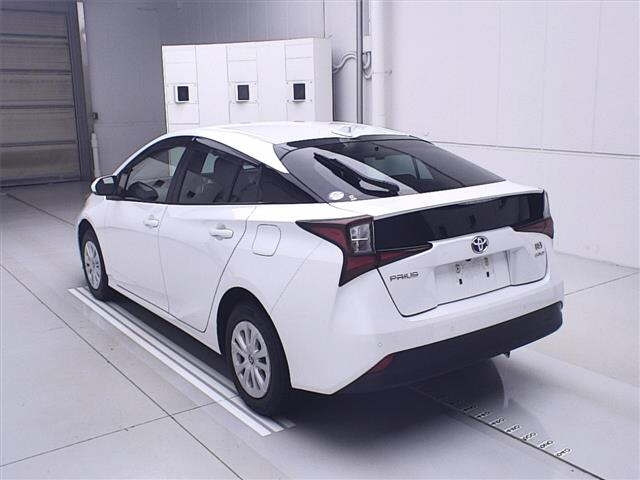TOYOTA PRIUS 2021
