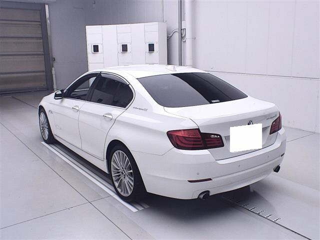 BMW 5 SERIES 2012