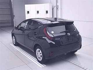 TOYOTA AQUA 2022