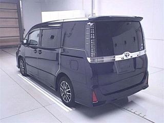 TOYOTA VOXY 2014
