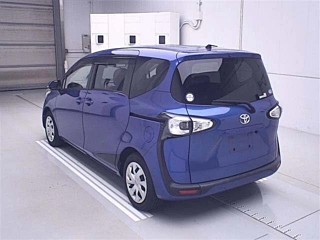 TOYOTA SIENTA 2016