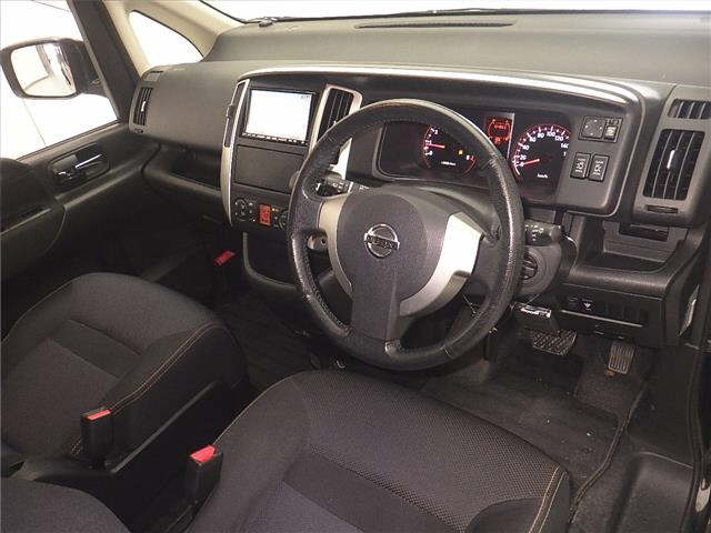 NISSAN SERENA 2009