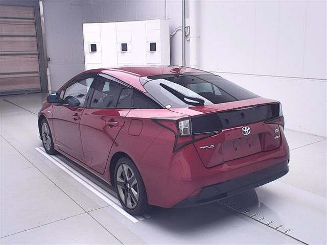 TOYOTA PRIUS 2019