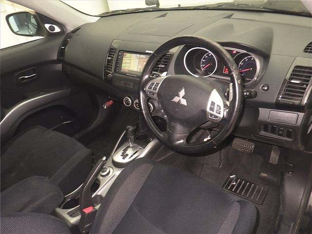 MITSUBISHI OUTLANDER 2008