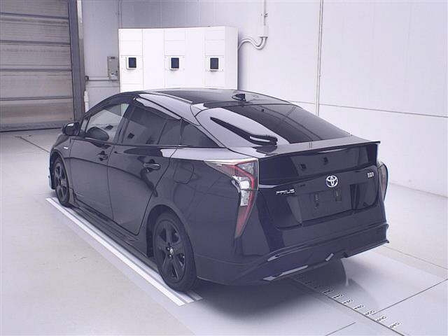 TOYOTA PRIUS 2016