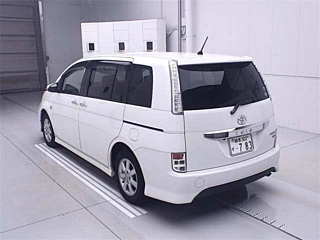 TOYOTA ISIS 2013