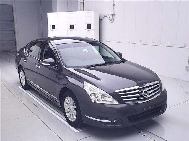NISSAN TEANA 2010