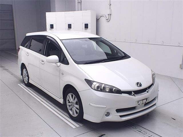 TOYOTA WISH 2011
