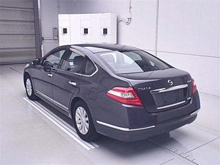 NISSAN TEANA 2010