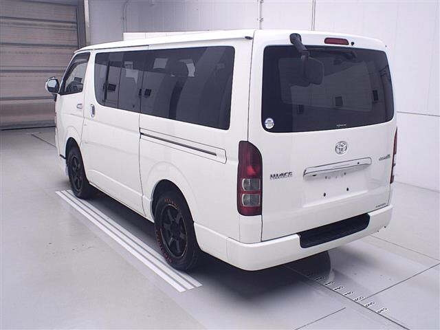 TOYOTA HIACE VAN 2009