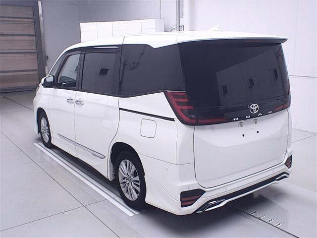 TOYOTA NOAH 2022
