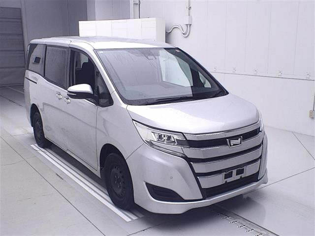 TOYOTA NOAH 2020