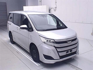 TOYOTA NOAH 2020