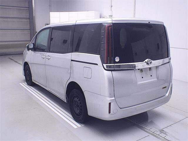 TOYOTA NOAH 2020
