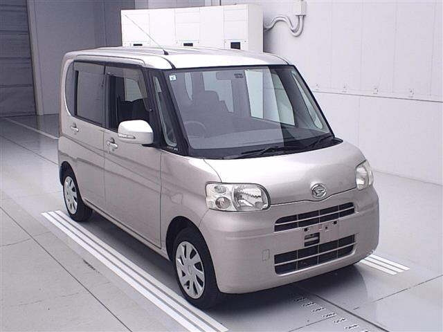 DAIHATSU TANTO 2011