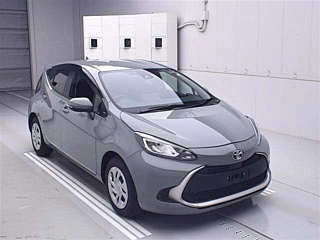 TOYOTA AQUA 2023