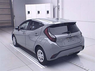 TOYOTA AQUA 2023