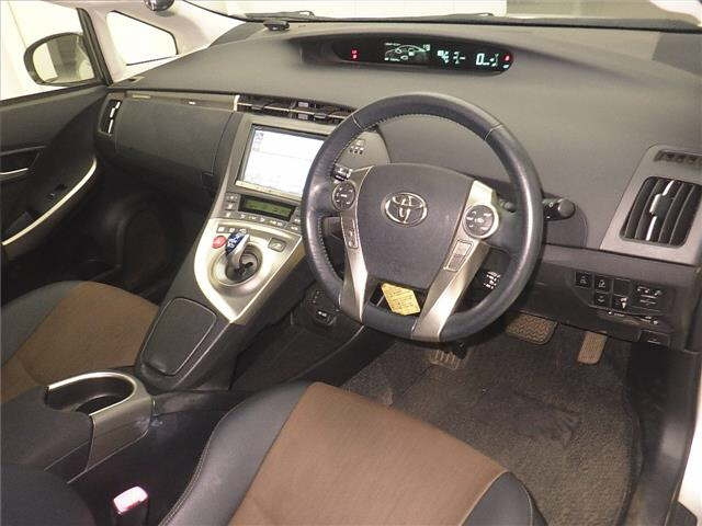 TOYOTA PRIUS PHV 2013