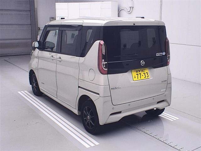 NISSAN ROOX 2021