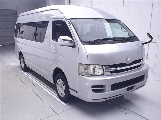 TOYOTA HIACE 2010
