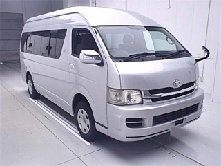 TOYOTA HIACE 2010