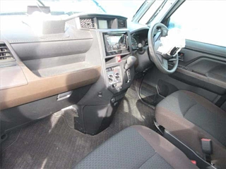 TOYOTA ROOMY 2023