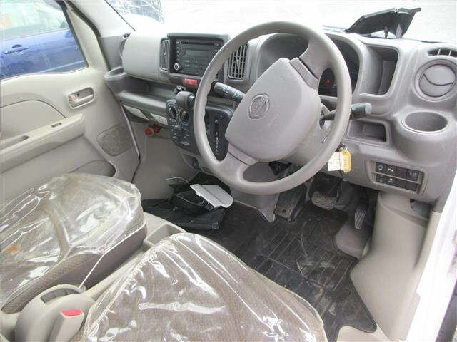 NISSAN CLIPPER VAN 2024