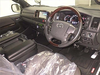 TOYOTA HIACE VAN 2018