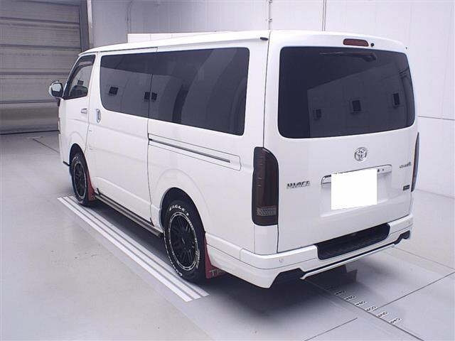 TOYOTA HIACE VAN 2018