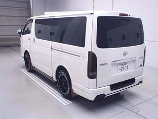 TOYOTA HIACE VAN 2018