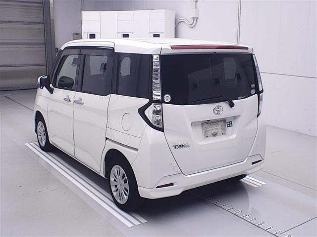TOYOTA TANK 2017