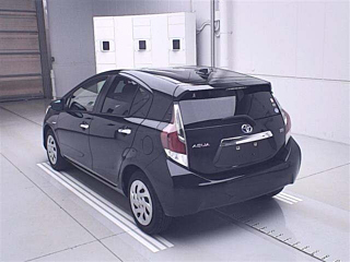 TOYOTA AQUA 2016