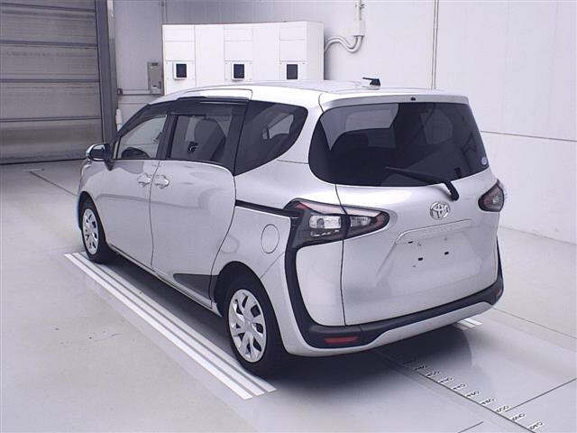 TOYOTA SIENTA 2018