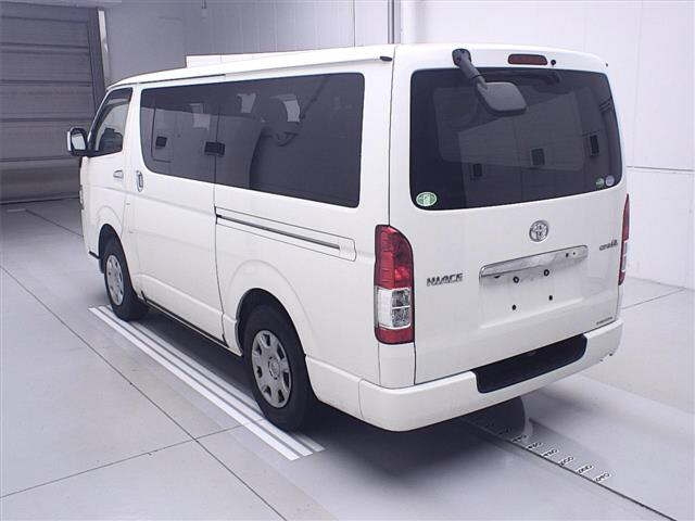 TOYOTA HIACE VAN 2020