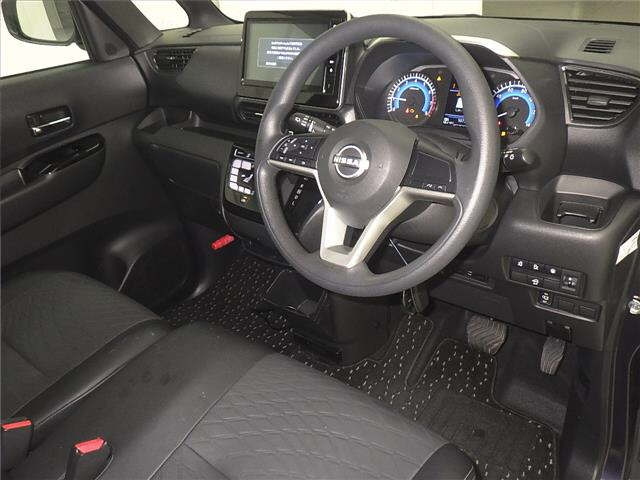 NISSAN ROOX 2023