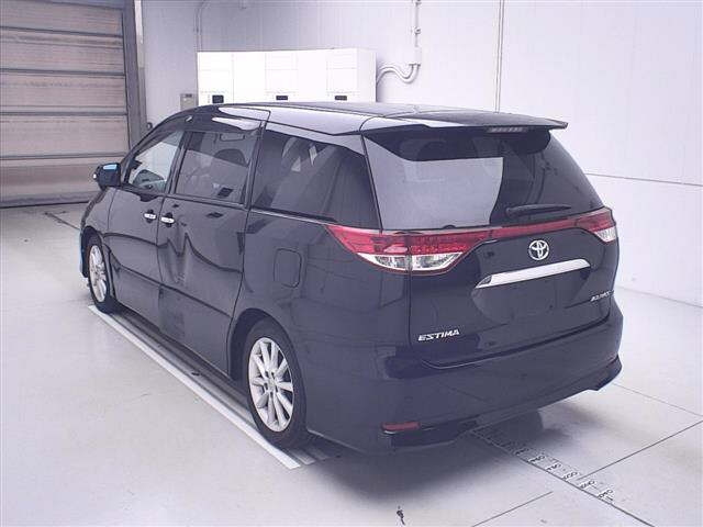 TOYOTA ESTIMA 2010