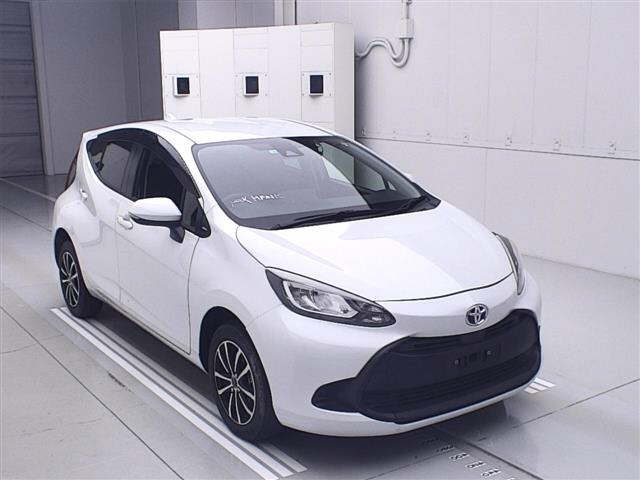 TOYOTA AQUA 2022