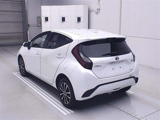 TOYOTA AQUA 2022