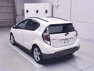 TOYOTA AQUA 2015