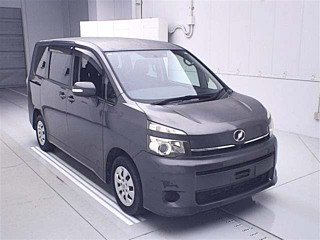 TOYOTA VOXY 2012