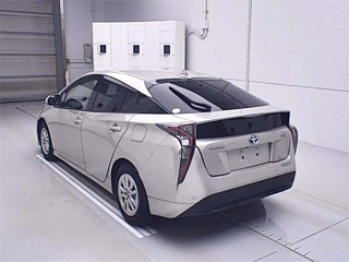 TOYOTA PRIUS 2016
