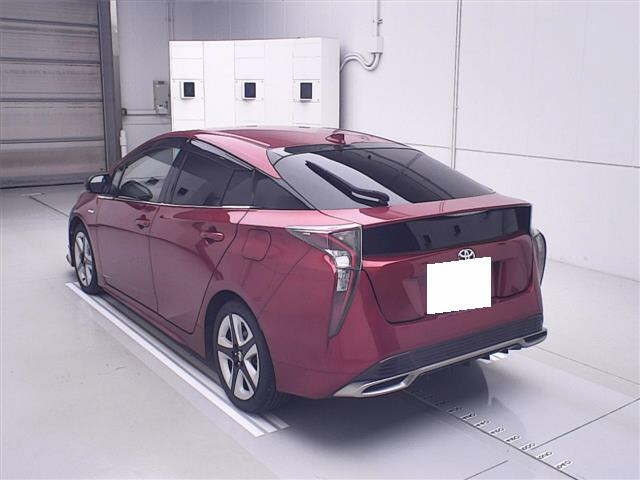 TOYOTA PRIUS 2016