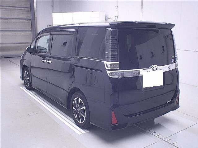 TOYOTA VOXY 2018