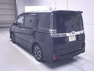 TOYOTA VOXY 2018