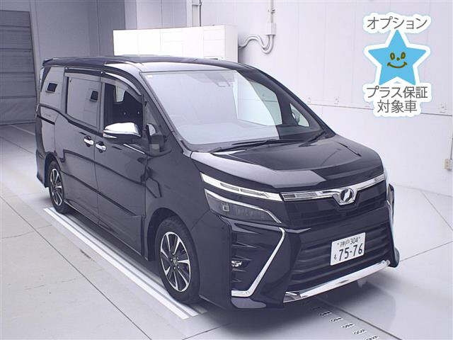 TOYOTA VOXY 2018