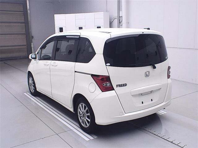 HONDA FREED 2010