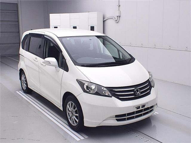 HONDA FREED 2010